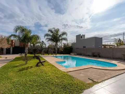 ROLDAN - 4 DORMITORIOS - PILETA