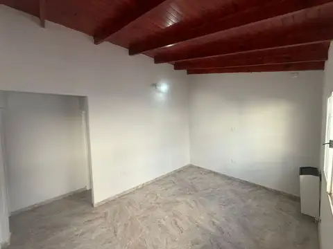 Depto Tipo Casa en Alquiler de 3 ambientes