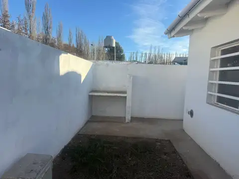 Depto Tipo Casa en Alquiler con 1 cocheras
