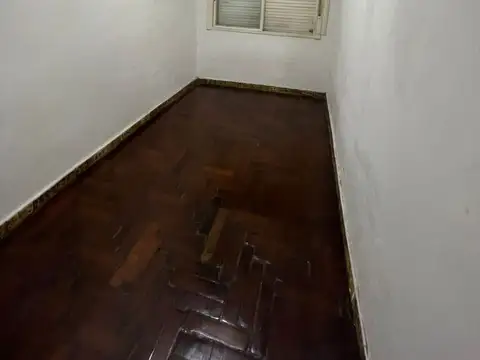 VENTA PH 4 AMB AL FRENTE A REFACCIONAR  V URQUIZA