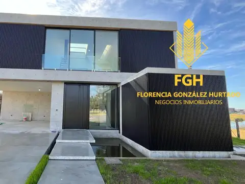 Casa  a la laguna en venta 6 amb con pileta Naudir