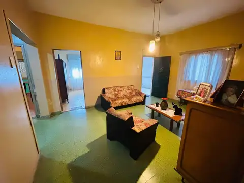 Casa 4 ambientes con 1 baño