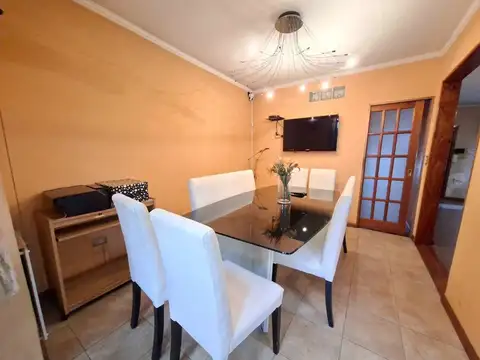 Casa 7 ambientes con 4 baños