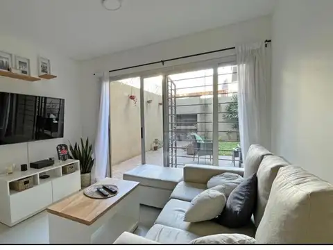 Castelar norte venta departamento 2 ambientes con jardin