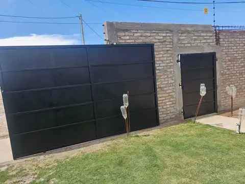 VENTA TERRENO CON PISCINA Y OBRA INICIADA. RAWSON