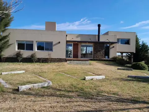 CASA 5 AMBIENTES EN VENTA EN EL MIRADOR.