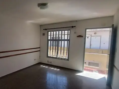 ALQUILER DEPTO C/COCHERA CALLE J B JUSTO CIUDAD