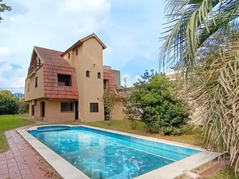 CASA EN VENTA CENTRO DE ESCOBAR INVERSOR APTA EDIFICIO PRESTAMO HIPOTECARIO TOMA VEHICULO