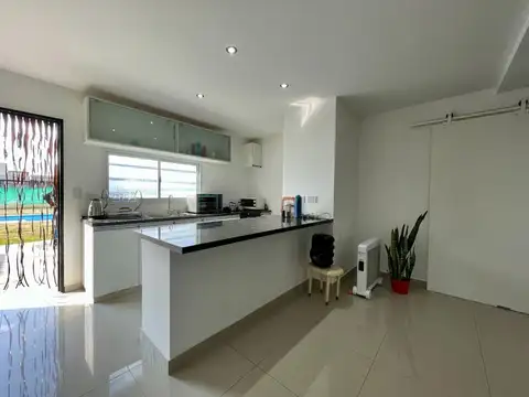 Casa en Venta en Lisandro Olmos Etcheverry, USD 95.000