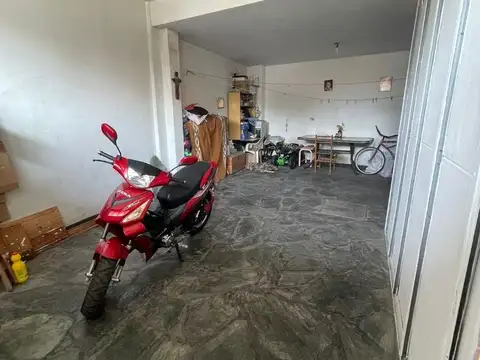 Carabobo 2725 , Piso 1