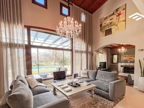 Casa 7 ambientes con 7 baños