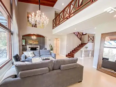 Casa 7 ambientes con 7 baños