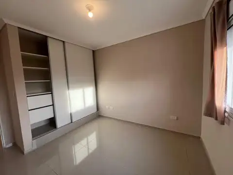 Departamento en Alquiler en Villa Sol, $ 650.000