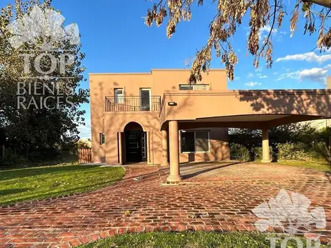 Casa en Venta con 2 cocheras
