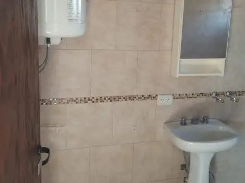 DEPARTAMENTO 1º PISO -  Bº SARMIENTO - LA LONJA - MUY BUENO -