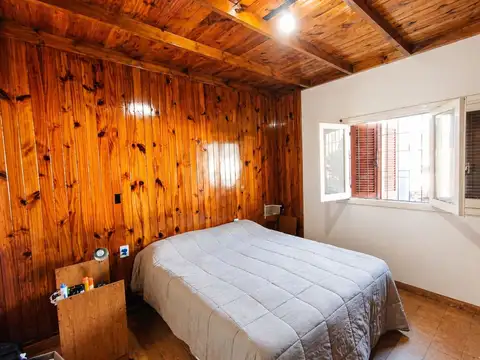 Casa 11 ambientes con 5 baños