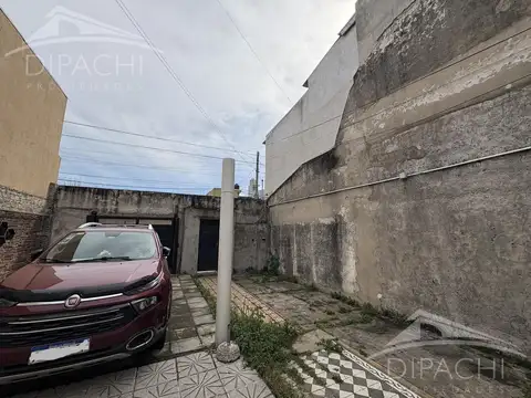 Casa 7 ambientes con 2 baños