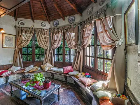 Casa en Venta con 3 cocheras