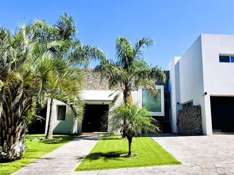 Casa en Altos De La Horqueta