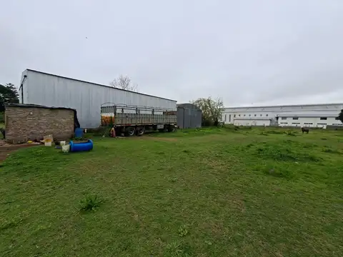 FRACCIÓN INDUSTRIAL  7130 M2 CON GALPÓN  - VILLA GDOR GALVEZ