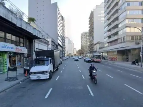 Local en avenida corrientes Balvanera. EN ALQUILER!