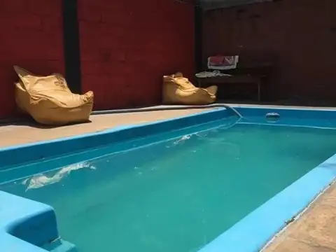 Casa de 3 ambientes, a metros de Acceso Oeste.