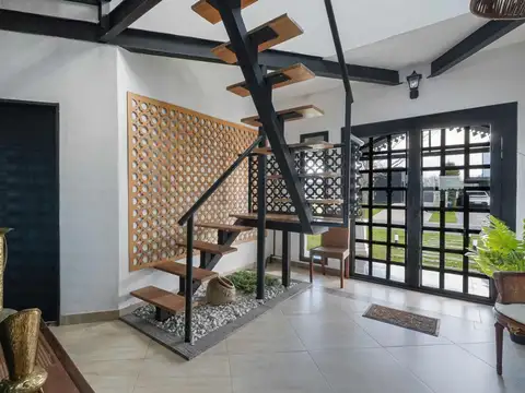 VENTA CASA A LA LAGUNA SAN SEBASTIAN