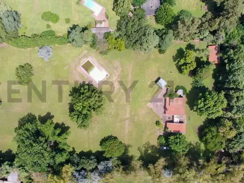 VENDE Quinta 5 ambientes con Gran Parque y Piscina en PILAR