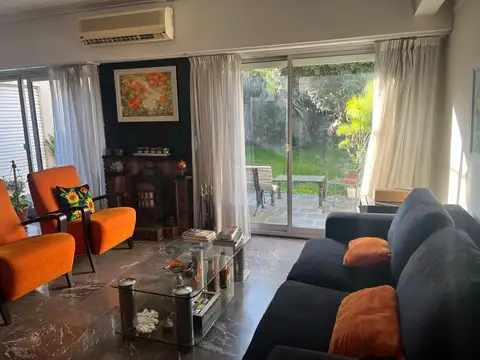 Casa 5 ambientes con 3 baños