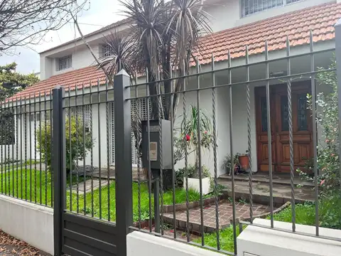 ADROGUE chalet en venta inmejorable ubicación 3 DORM