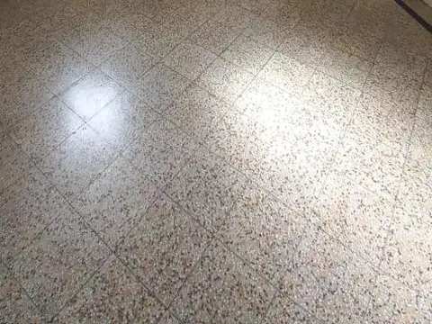 Oficina en Alquiler 100 años