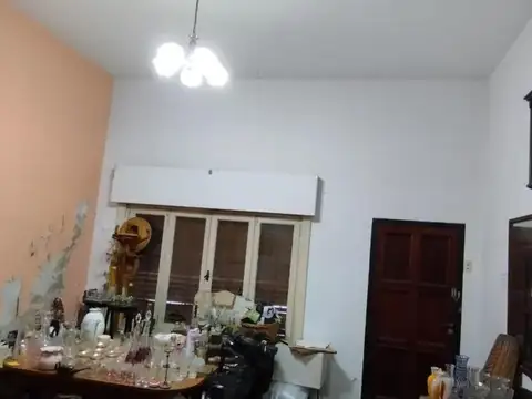 ENCANTADORA CASA EN BARRIONUEVO!