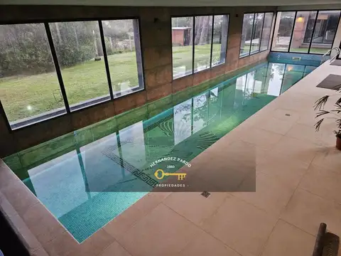 Casa 6 ambientes con 5 baños