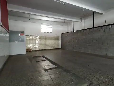 Local  en alquiler de 6 x 16 al frente- Sarandi