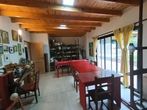 Casa en Venta con 6 cocheras
