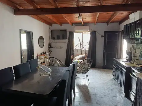 Casa 3 ambientes con 1 baño