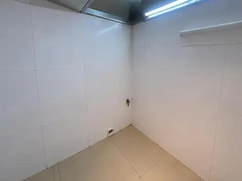 Local en Venta en Almagro, USD 198.000