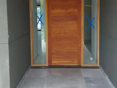 Casa en Venta con 3 cocheras