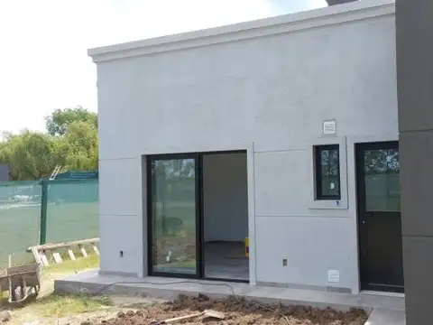 Casa en Venta con 3 cocheras