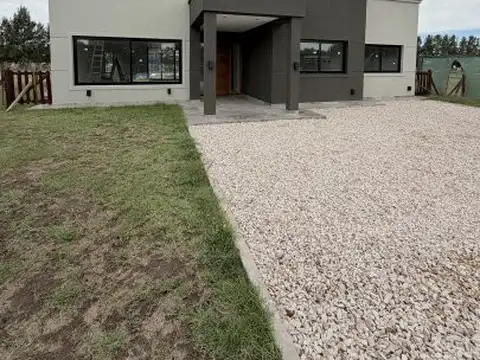 Casa en Venta en Haras Del Sur 3, USD 300.000
