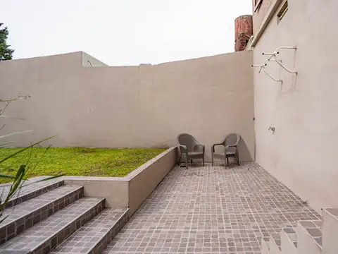 Depto Tipo Casa 6 ambientes con 2 baños