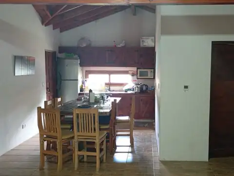 Casa 5 ambientes con 2 baños