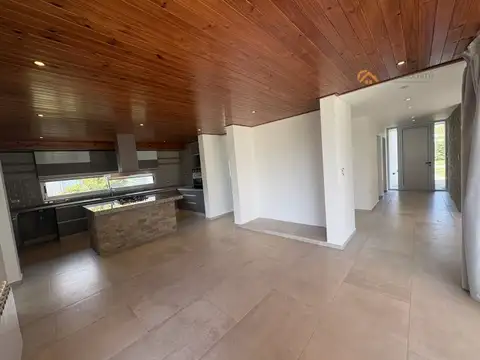 Casa en Alquiler de 3 dormitorios