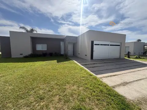 Casa en Alquiler en Puerto Roldan, Countries y Barrios Cerrados en Roldan