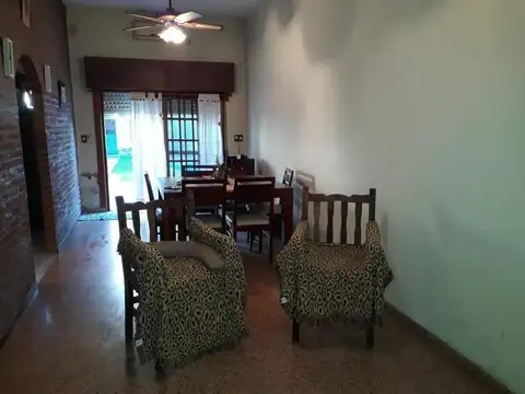 Casa 3 ambientes con 1 baño