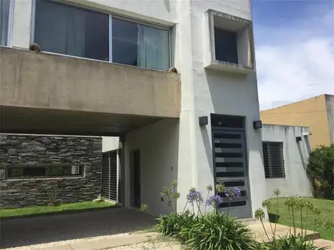 Casa en Venta en City Bell, USD 175.000