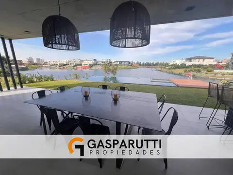 Casa 5 ambientes con 6 baños