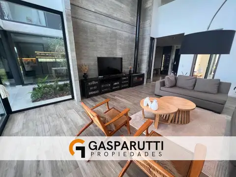 Casa 5 ambientes con 6 baños