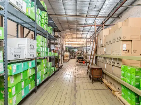 Galpón Comercial y Oficinas 