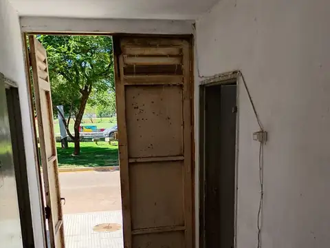 AV. VELEZ SARSFIELD 300, Piso P.B.